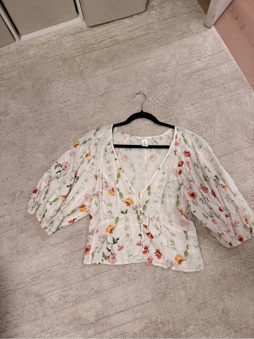 H&M White Floral V-Neck Puff Sleeve Blouse